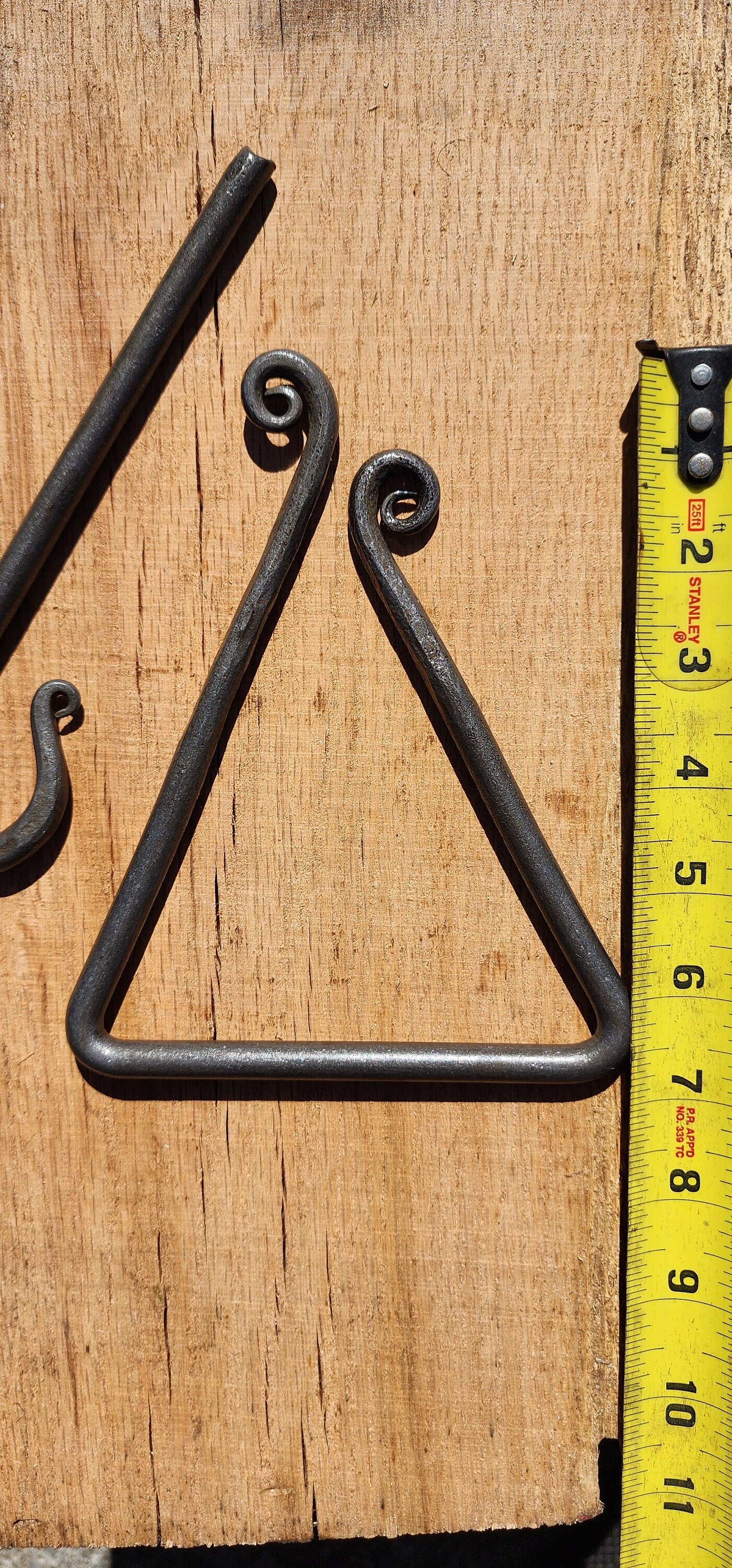 Hand-Forged Dinner Bell Triangle – Farmhouse Porch Bell with Clear Ringing Tone & Forged Striker | Rustic Outdoor Signal Bell