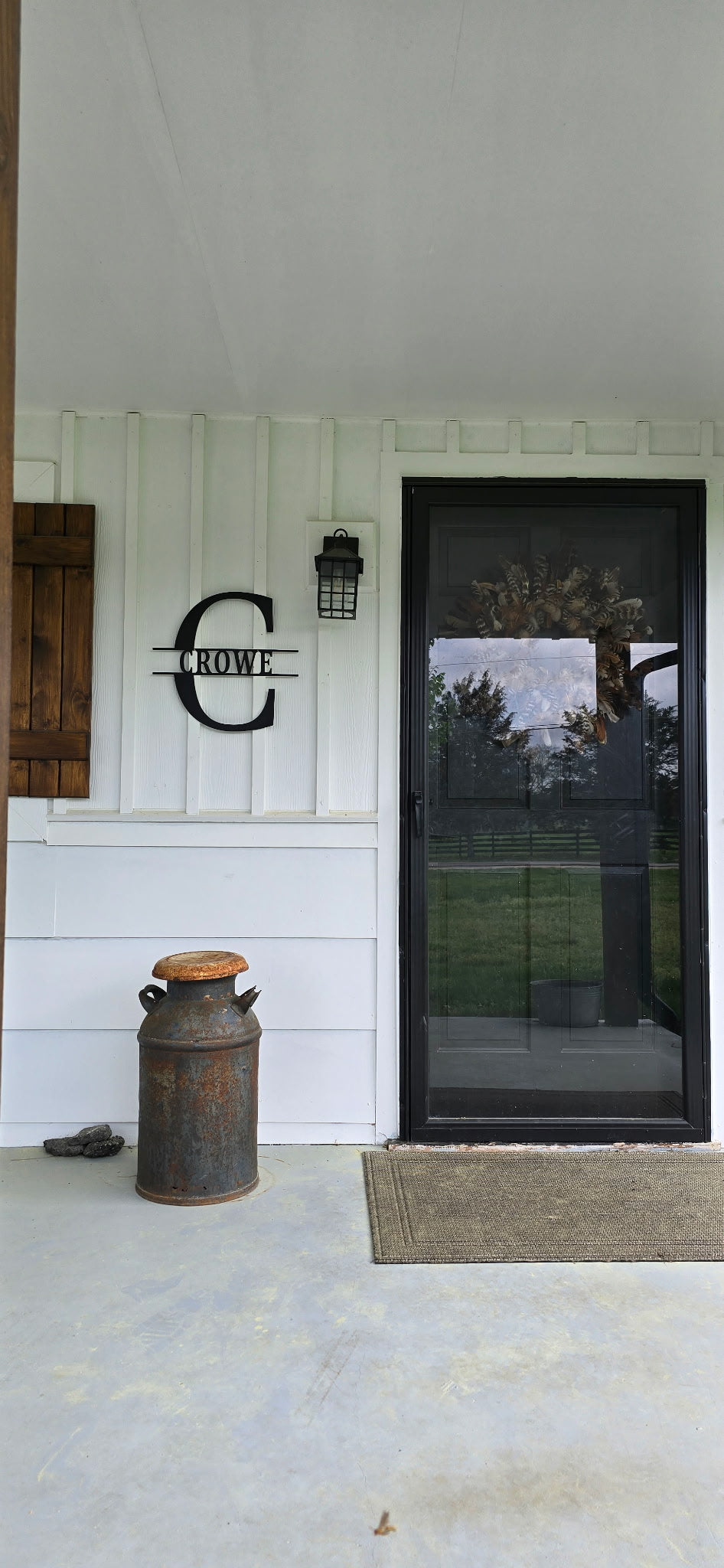 Custom Metal Family Name Sign – Personalized Last Name Initial Wall Décor – Outdoor or Indoor Farmhouse Style