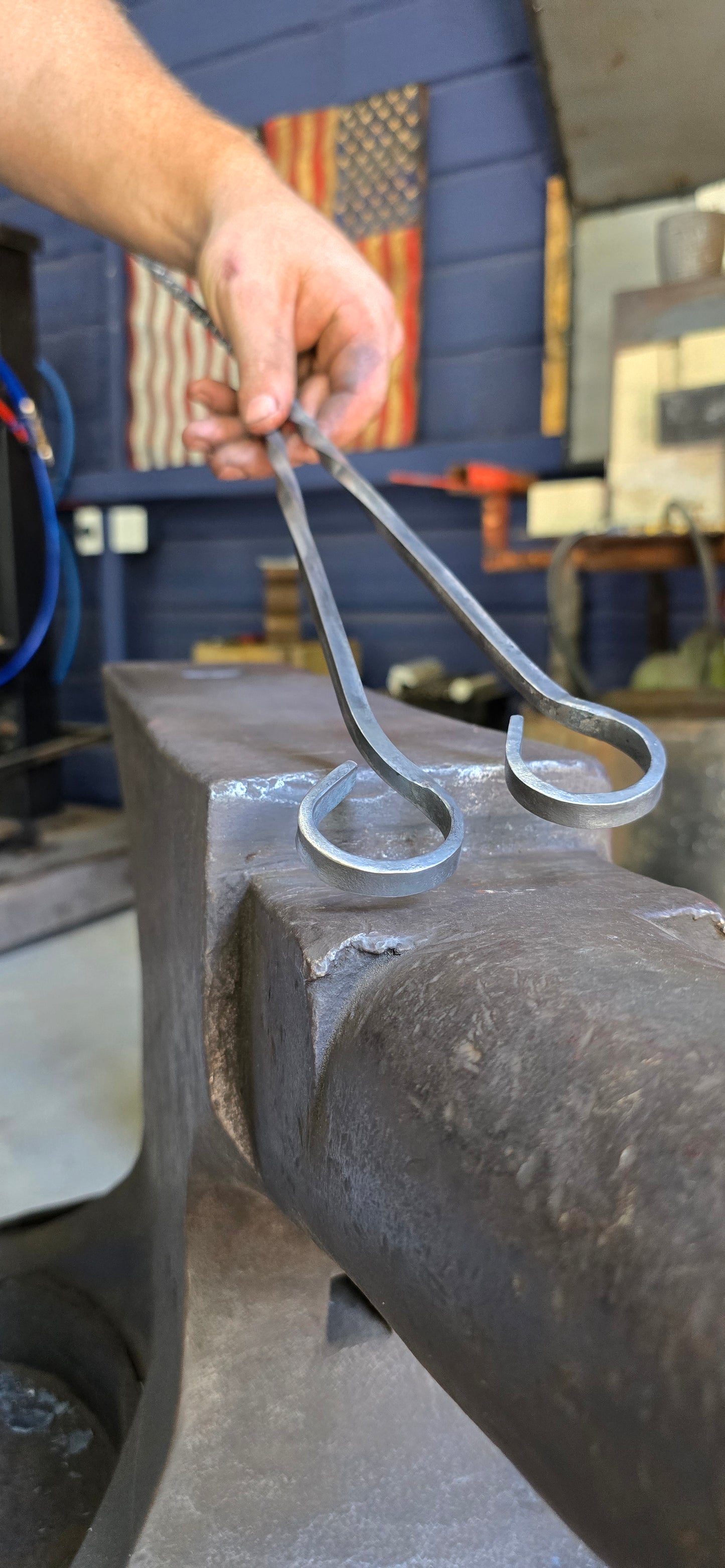 Hand-Forged Campfire Roaster – Heavy Duty Marshmallow & Hot Dog Stick for Open Fire Cooking | Blacksmith-Made Fire Pit Tool