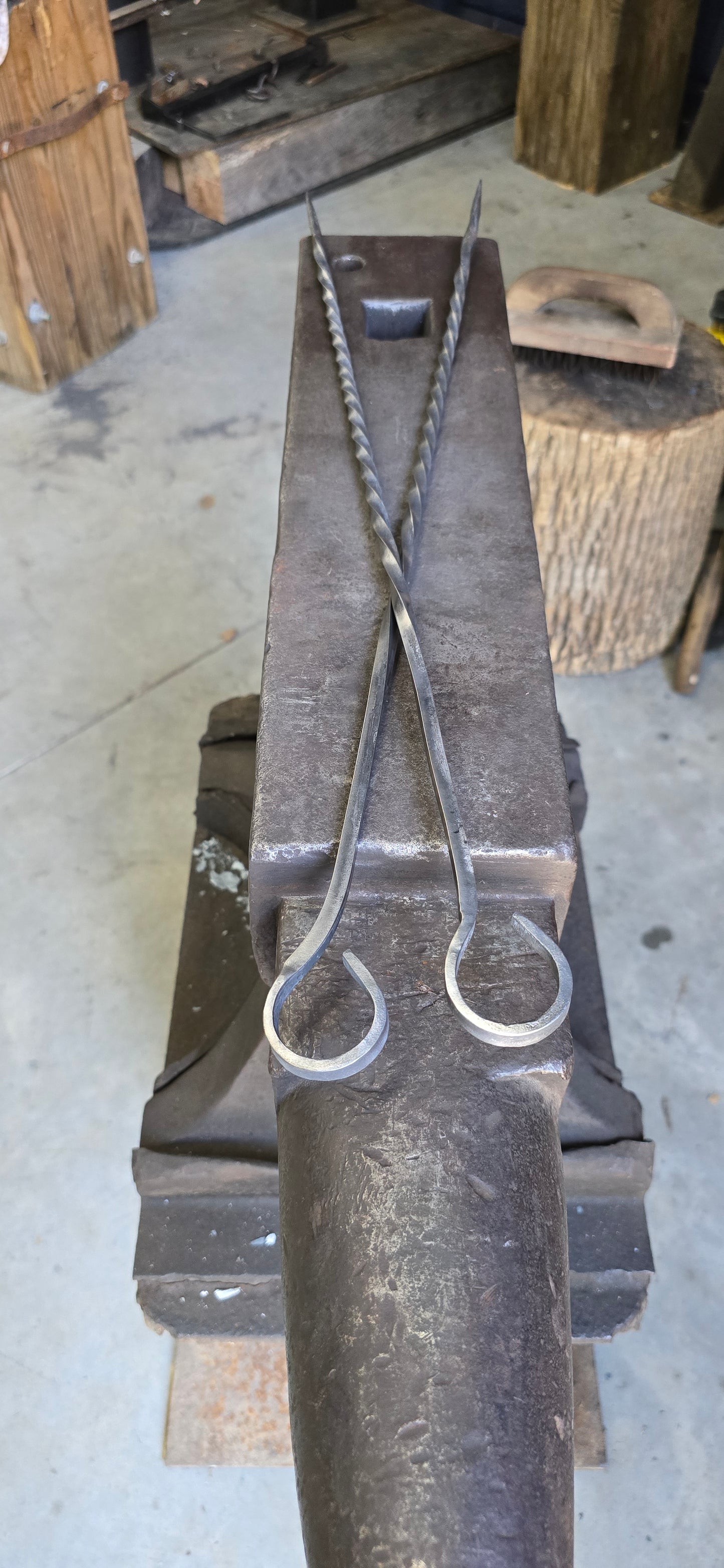 Hand-Forged Campfire Roaster – Heavy Duty Marshmallow & Hot Dog Stick for Open Fire Cooking | Blacksmith-Made Fire Pit Tool