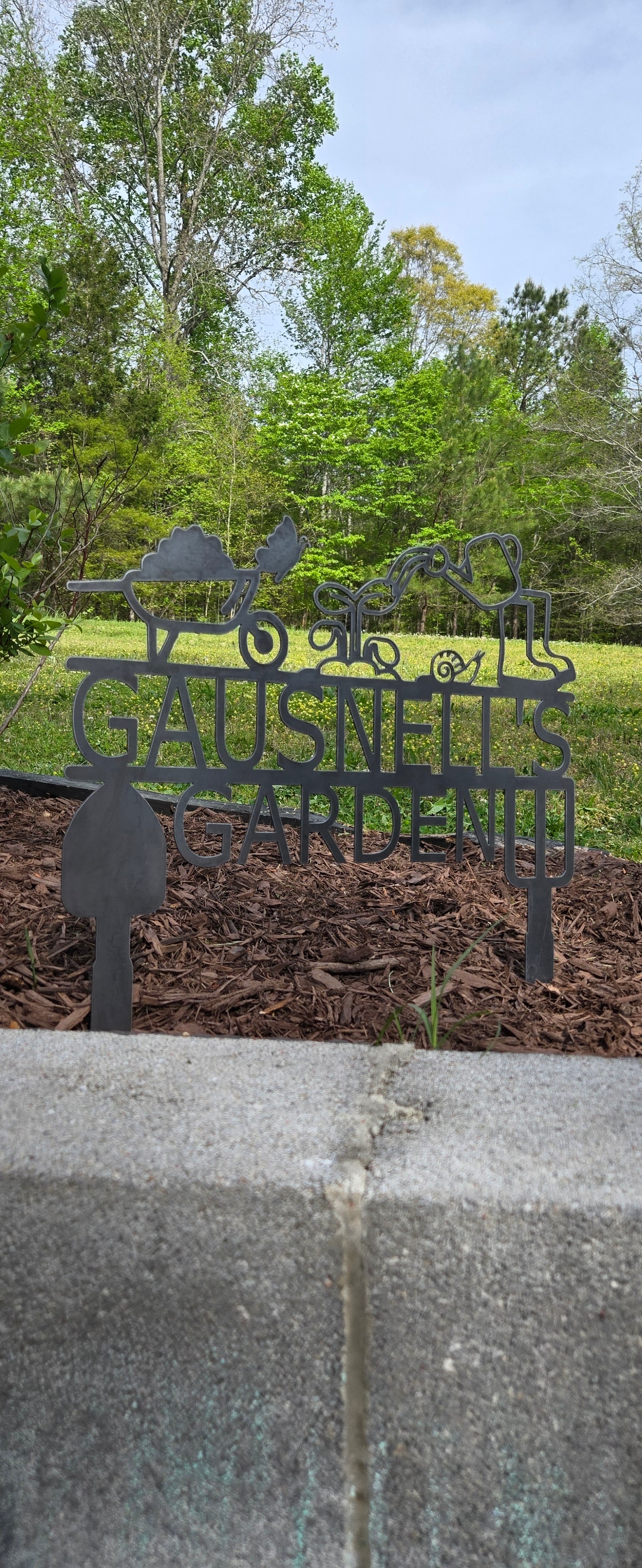 Custom Garden Sign with Personalized Text – Decorative Metal Yard Stake for Gardeners