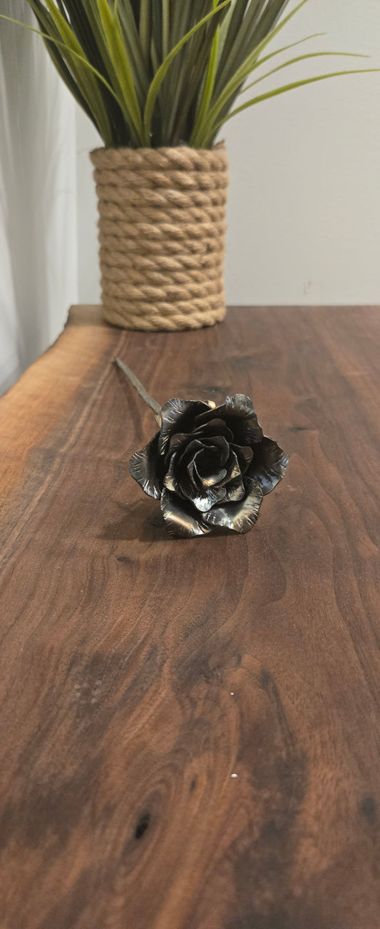 Hand-Forged Steel Rose – Timeless Metal Flower Gift