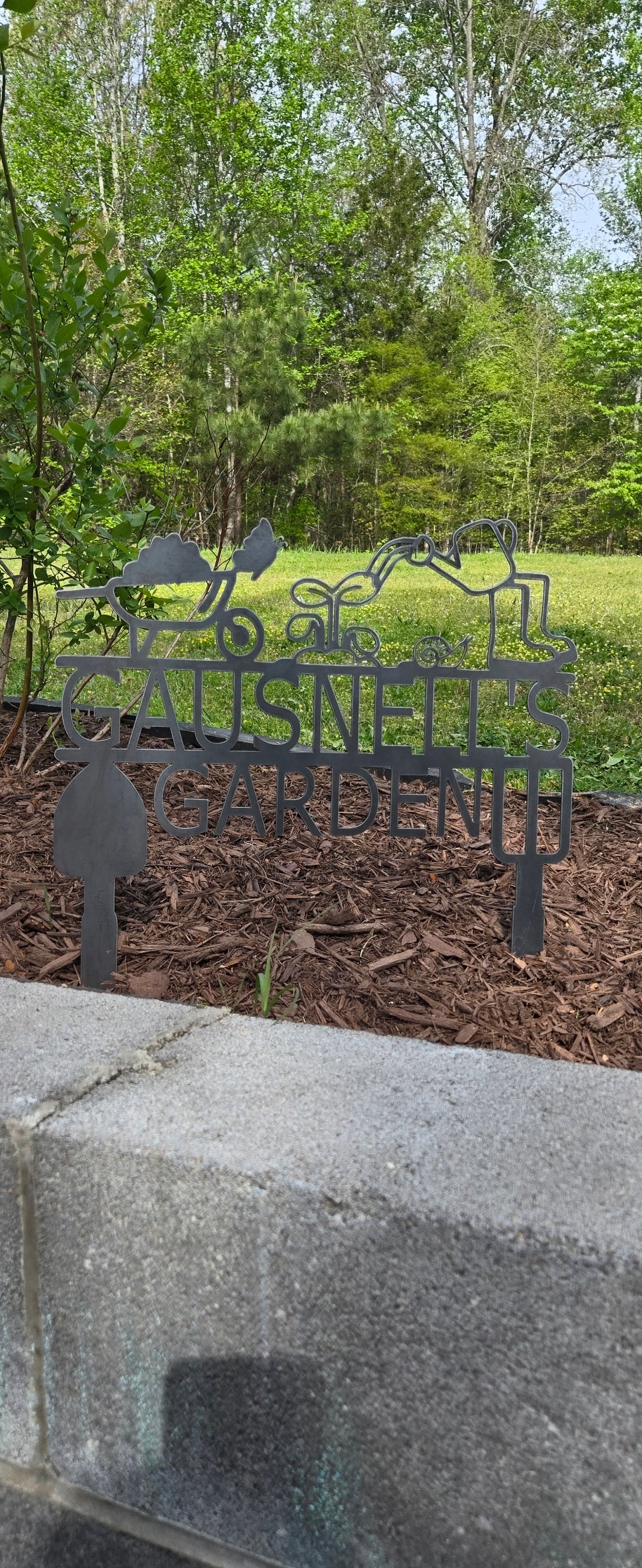 Custom Garden Sign with Personalized Text – Decorative Metal Yard Stake for Gardeners