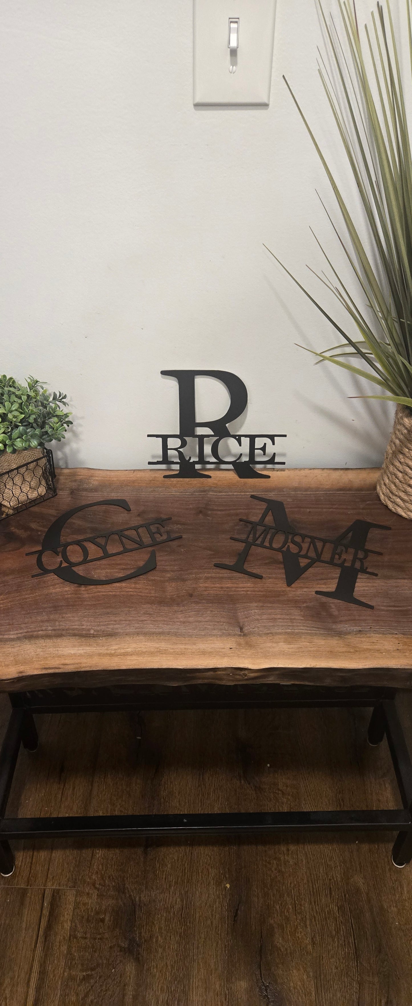Custom Metal Family Name Sign – Personalized Last Name Initial Wall Décor – Outdoor or Indoor Farmhouse Style