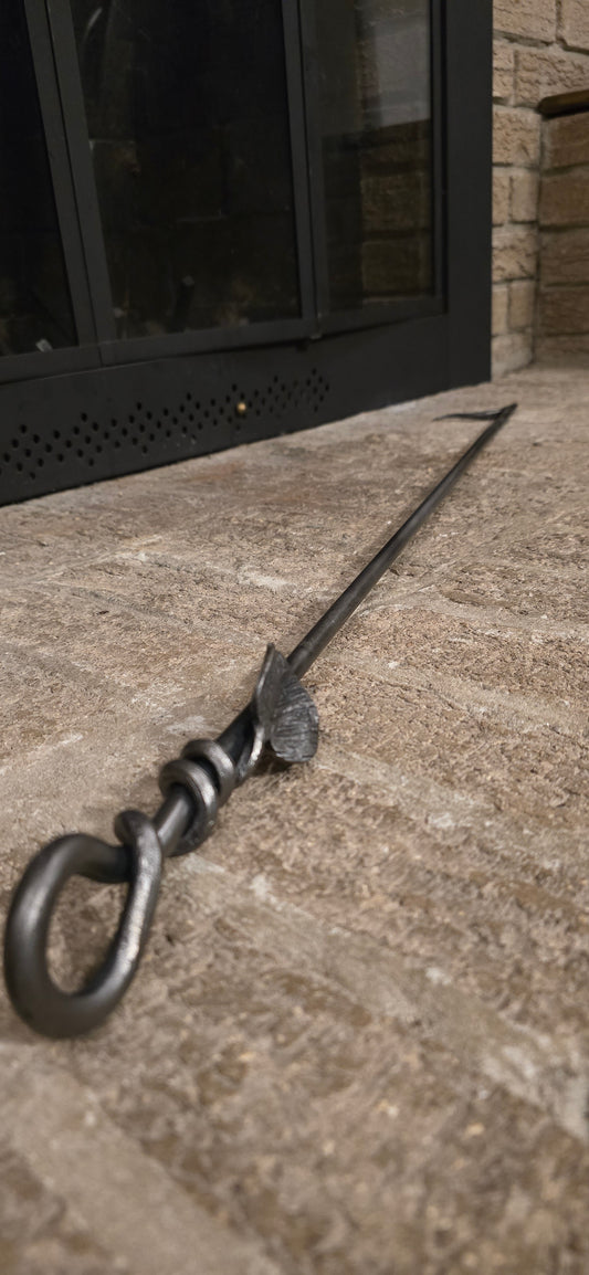 Hand Forged Fire Poker with Leaf Handle – Blacksmith Made Fireplace Tool – Rustic Iron Hearth Accessory – Forged Metal Gift for Him